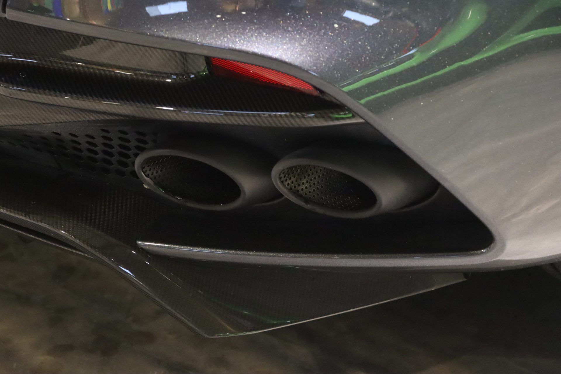 Aston Martin DBS Superleggera V12 bi-turbo 725 CV – Xenon Grey – Photo 54
