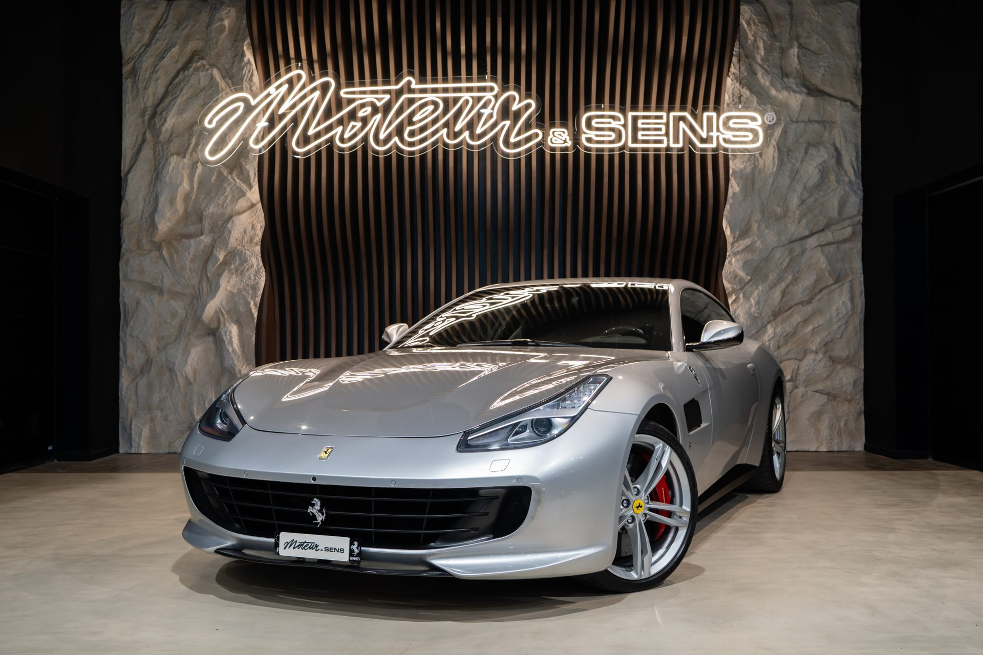 Ferrari GTC4 Lusso V12 690 ch – Argento Nürburgring – Photo 3