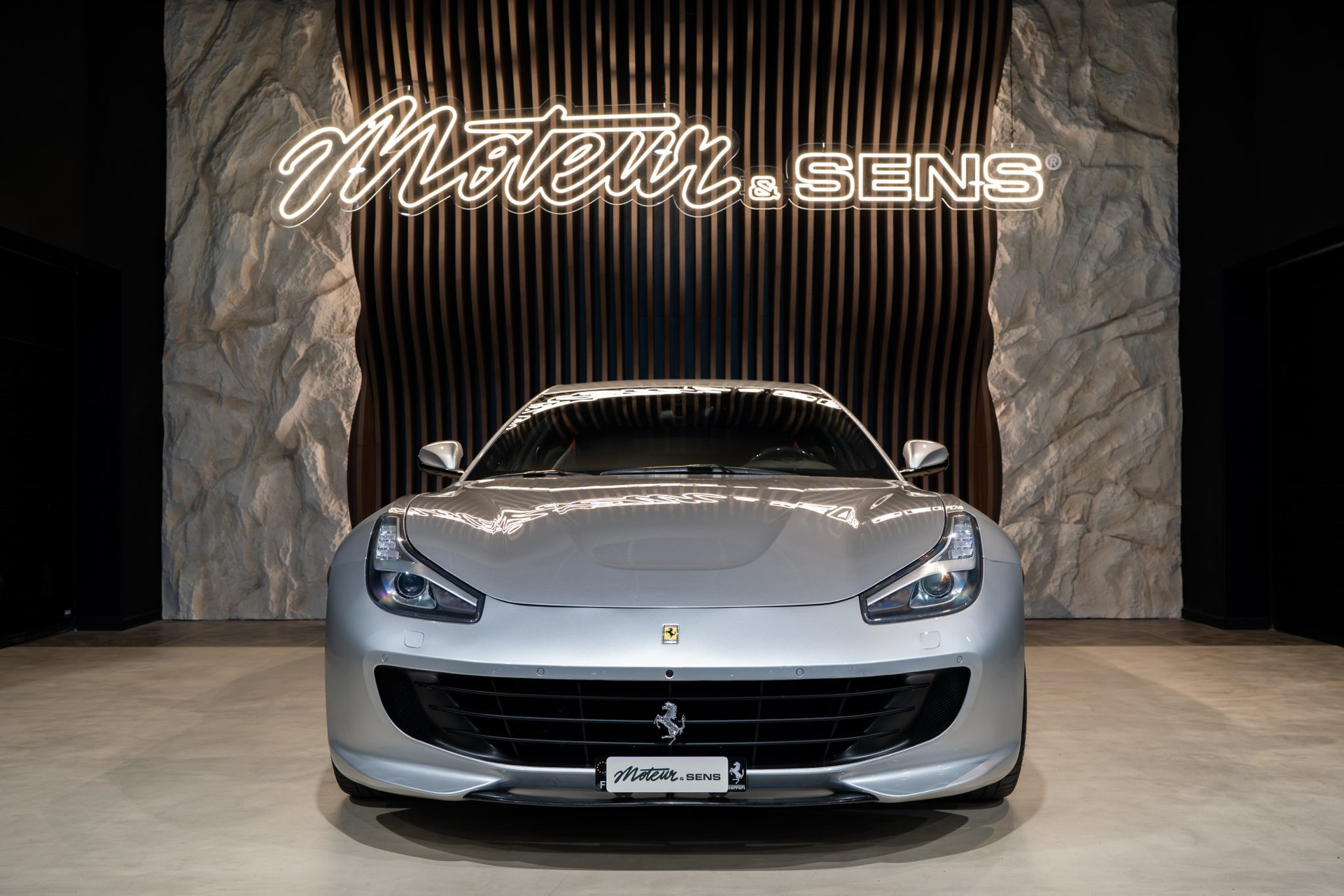 Ferrari GTC4 Lusso V12 690 ch – Argento Nürburgring – Photo 4