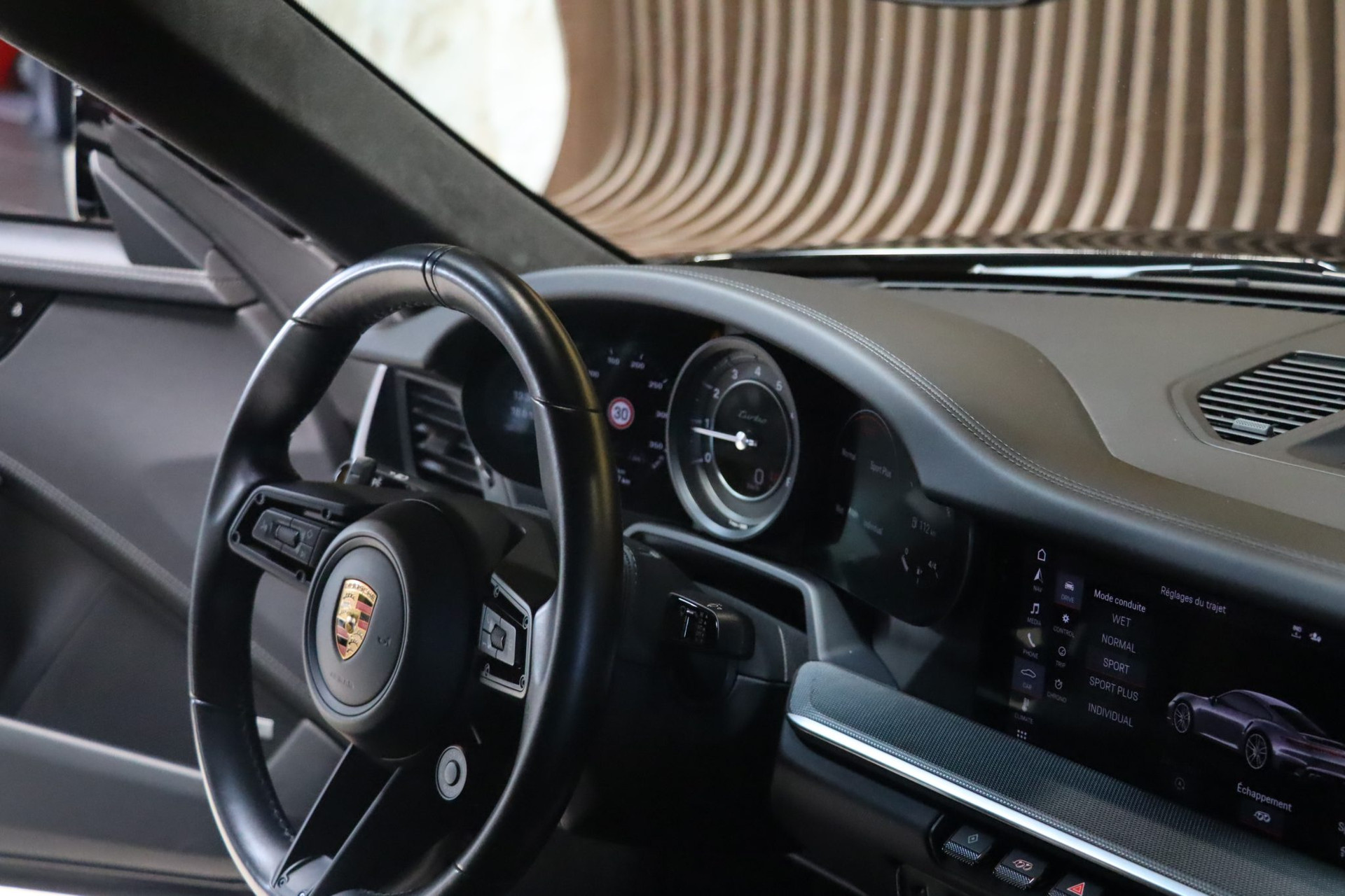 Porsche 911 Type 992 Turbo 580ch – 21 800 km – Noir Intense – Photo 28