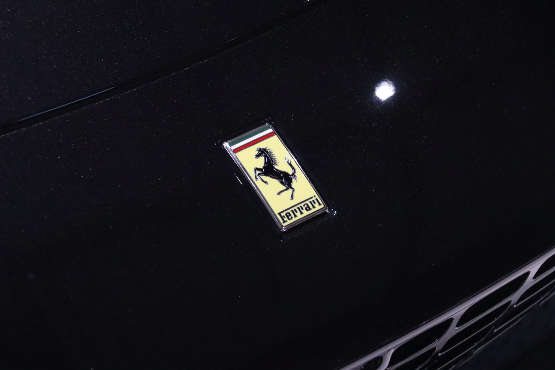Ferrari Roma V8 3.9 620 ch - Nero Daytona - 24 800 km – Photo 37