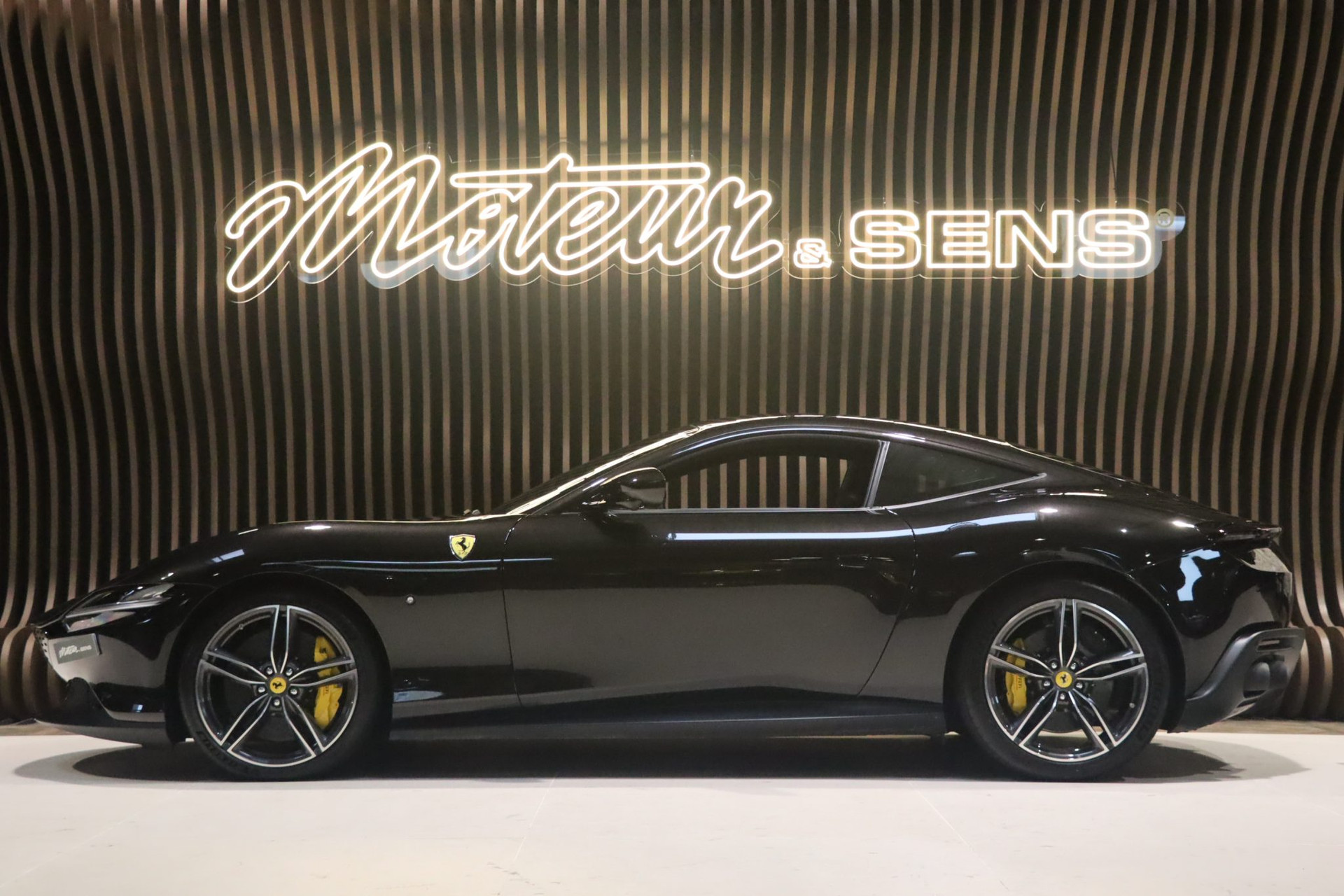 Ferrari Roma V8 3.9 620 ch - Nero Daytona - 24 800 km – Photo 2