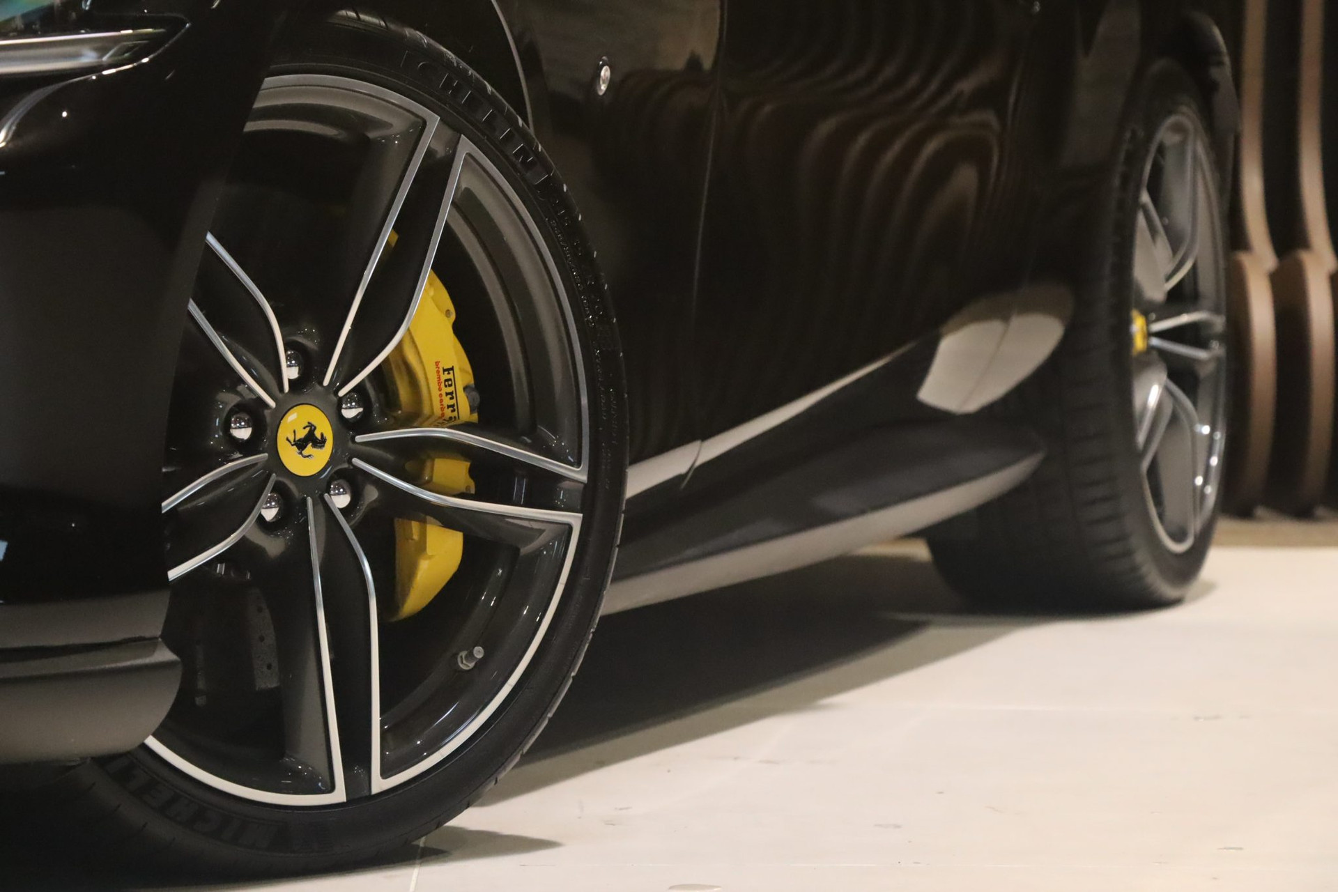 Ferrari Roma V8 3.9 620 ch - Nero Daytona - 24 800 km – Photo 44