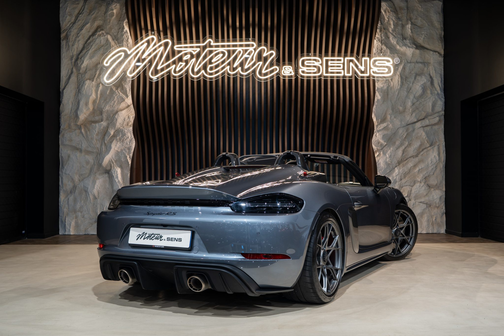 Porsche 718 Spyder RS – Pack Weissach – Gris Vanadium – 7 200 km – Photo 2