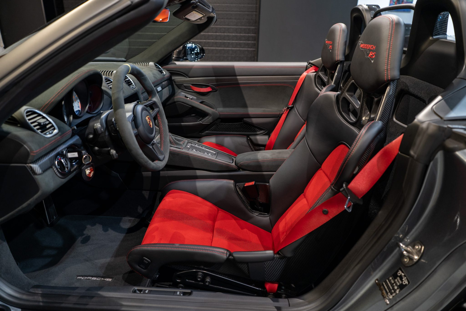 Porsche 718 Spyder RS – Pack Weissach – Gris Vanadium – 7 200 km – Photo 15