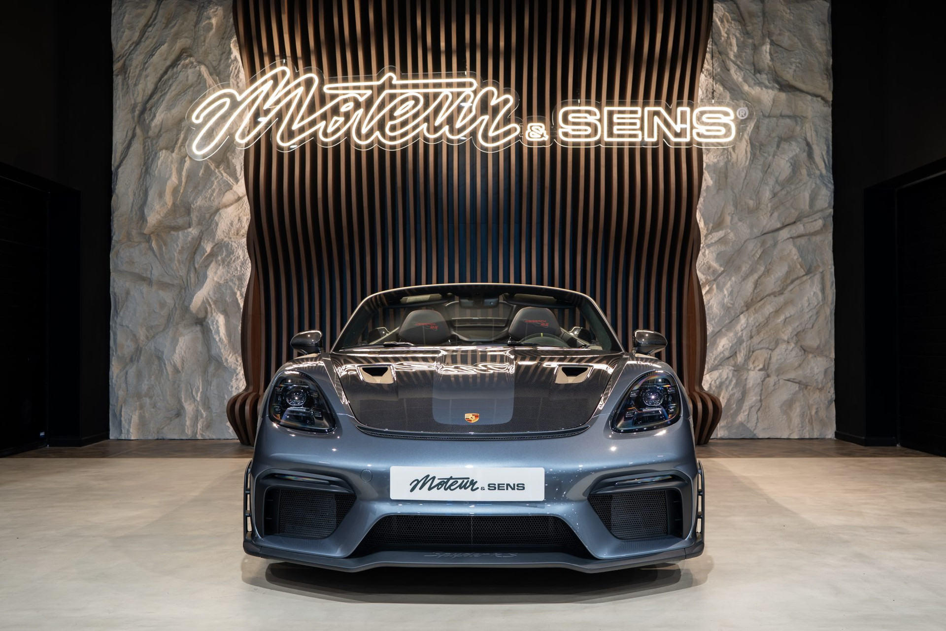 Porsche 718 Spyder RS – Pack Weissach – Gris Vanadium – 7 200 km – Photo 3