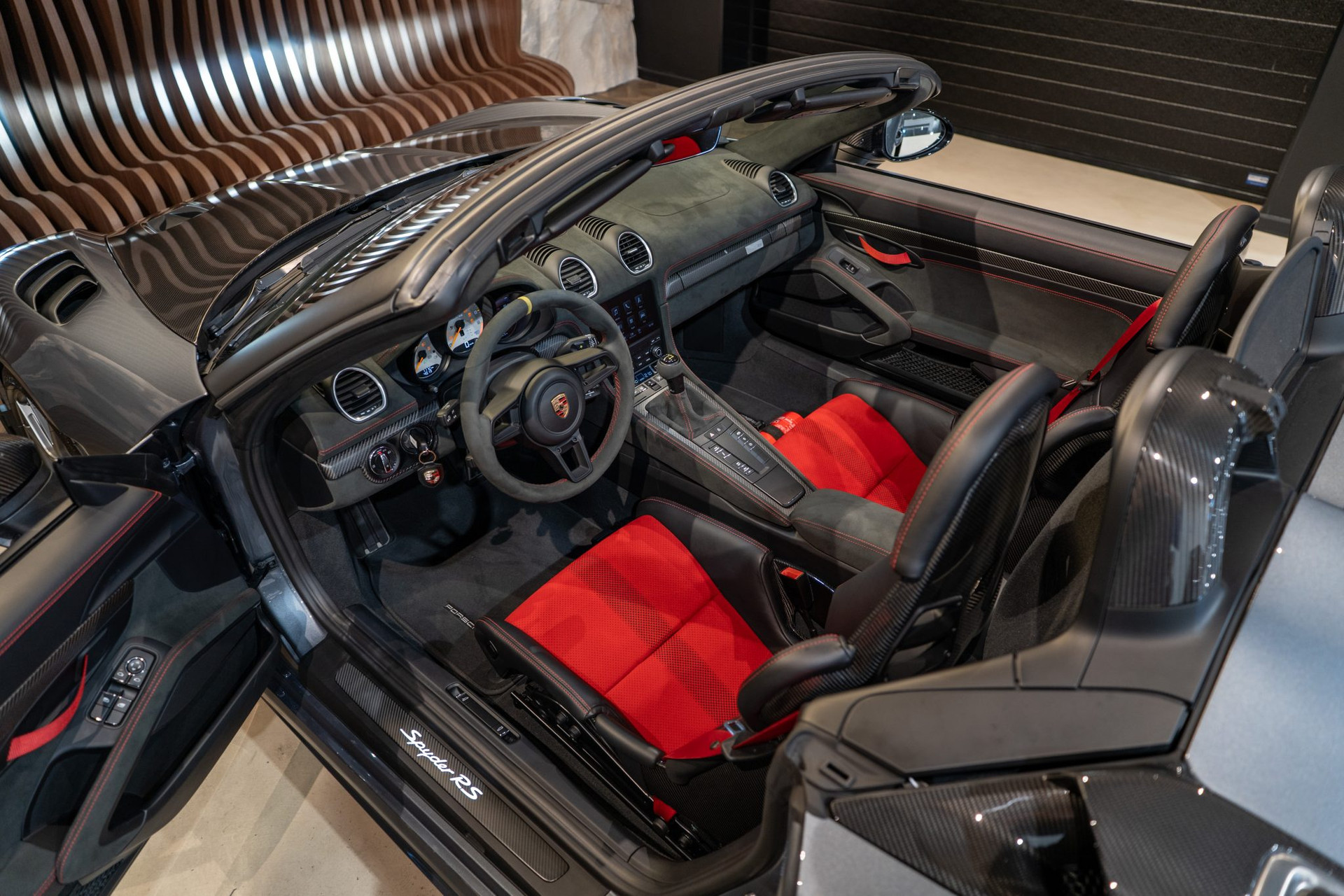 Porsche 718 Spyder RS – Pack Weissach – Gris Vanadium – 7 200 km – Photo 27