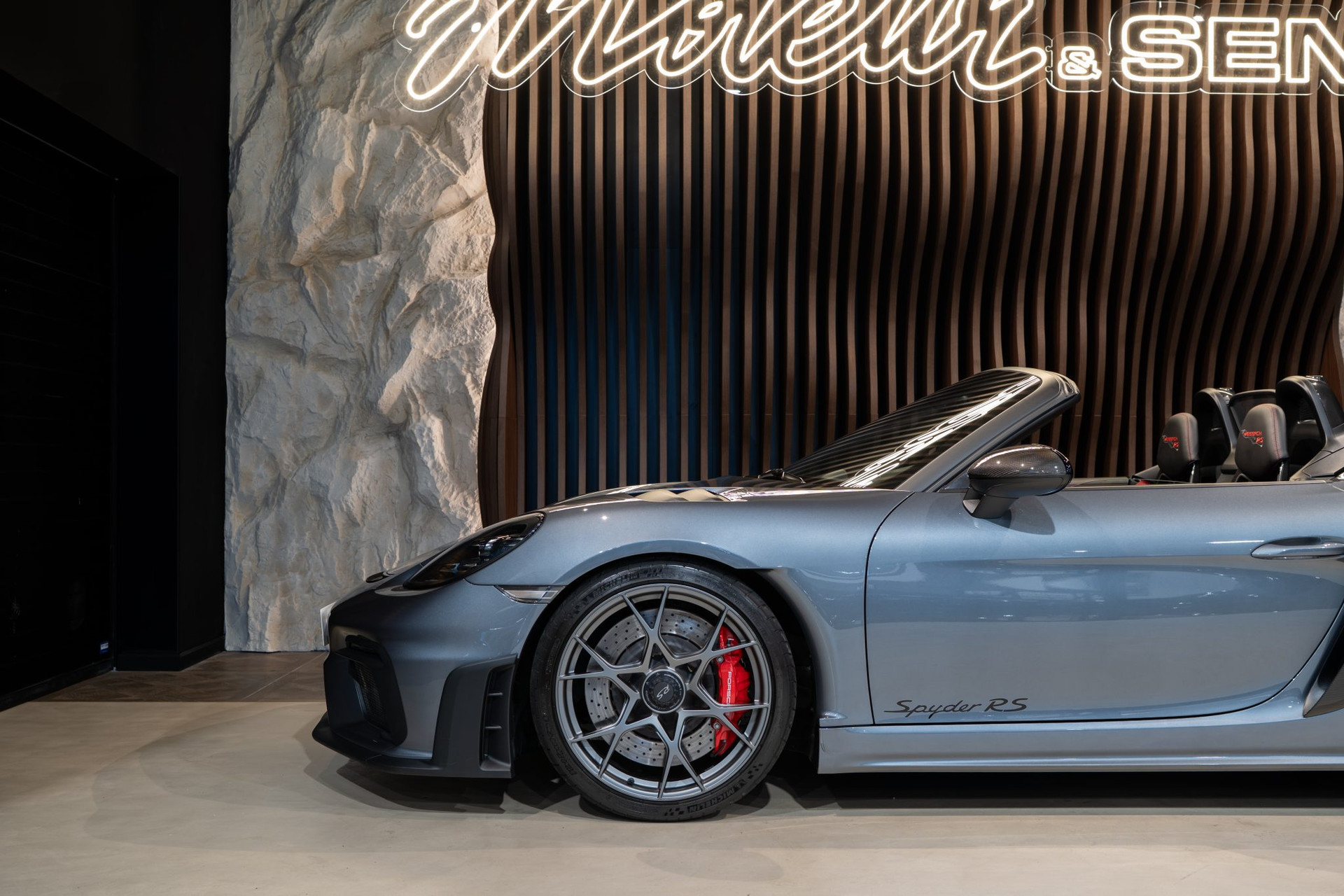 Porsche 718 Spyder RS – Pack Weissach – Gris Vanadium – 7 200 km – Photo 32