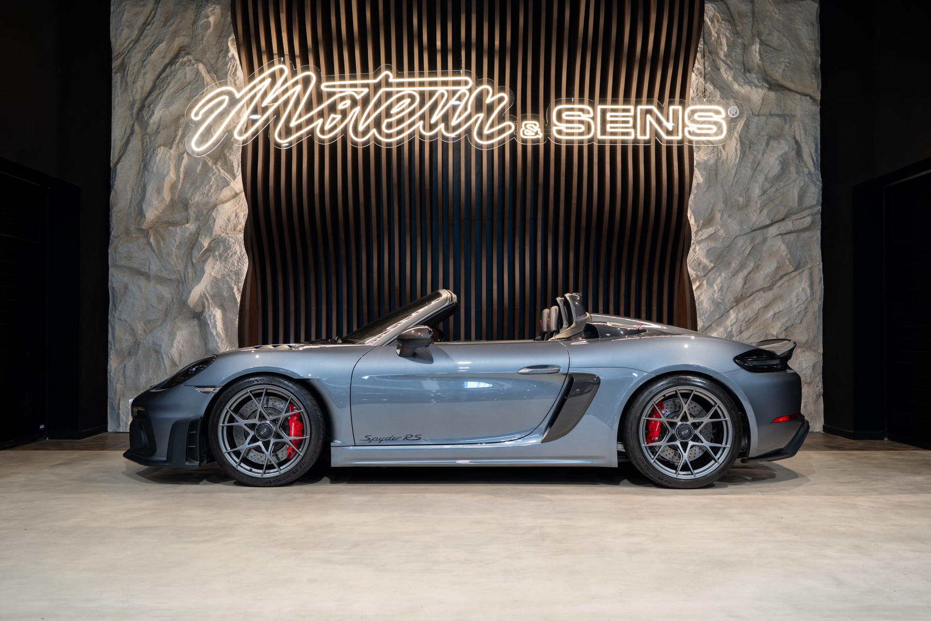 Porsche 718 Spyder RS – Pack Weissach – Gris Vanadium – 7 200 km – Photo 5