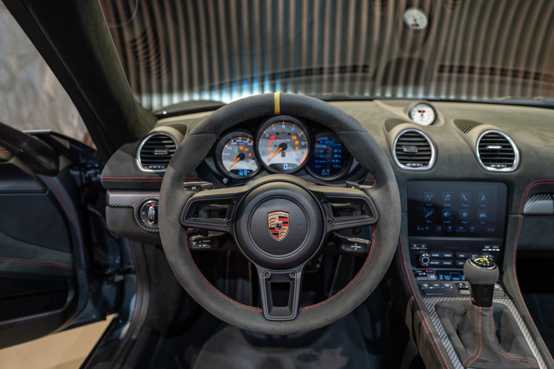 Porsche 718 Spyder RS – Pack Weissach – Gris Vanadium – 7 200 km – Photo 10