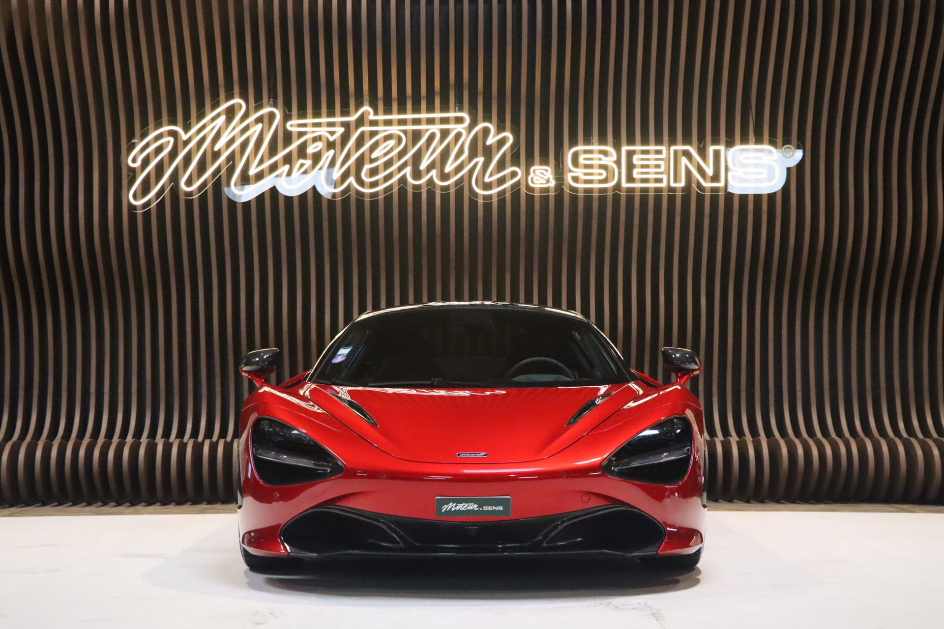 McLaren 720S Performance Coupé Launch Edition – Memphis Red – Photo 1