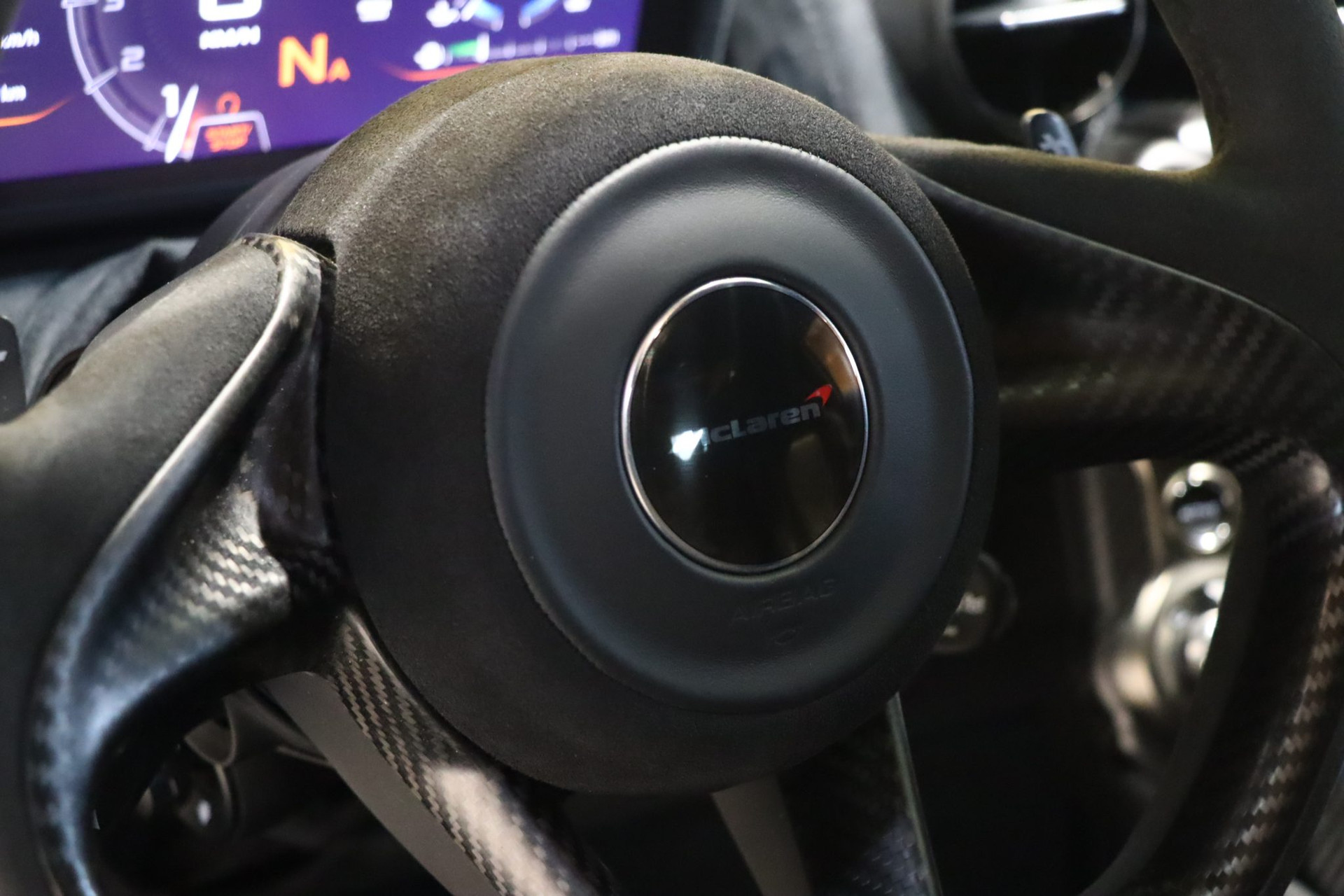 McLaren 720S Performance Coupé Launch Edition – Memphis Red – Photo 22