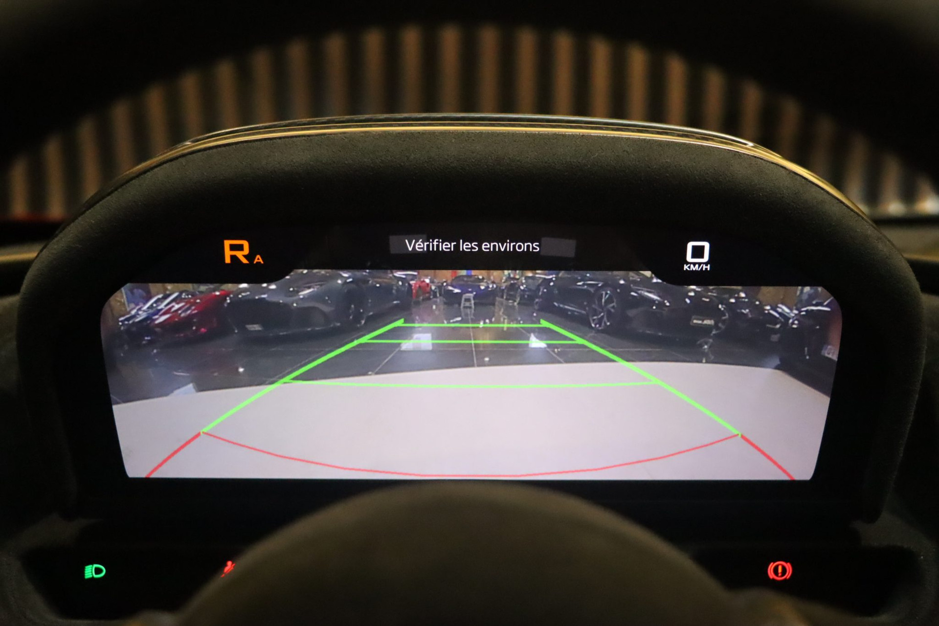 McLaren 720S Performance Coupé Launch Edition – Memphis Red – Photo 25