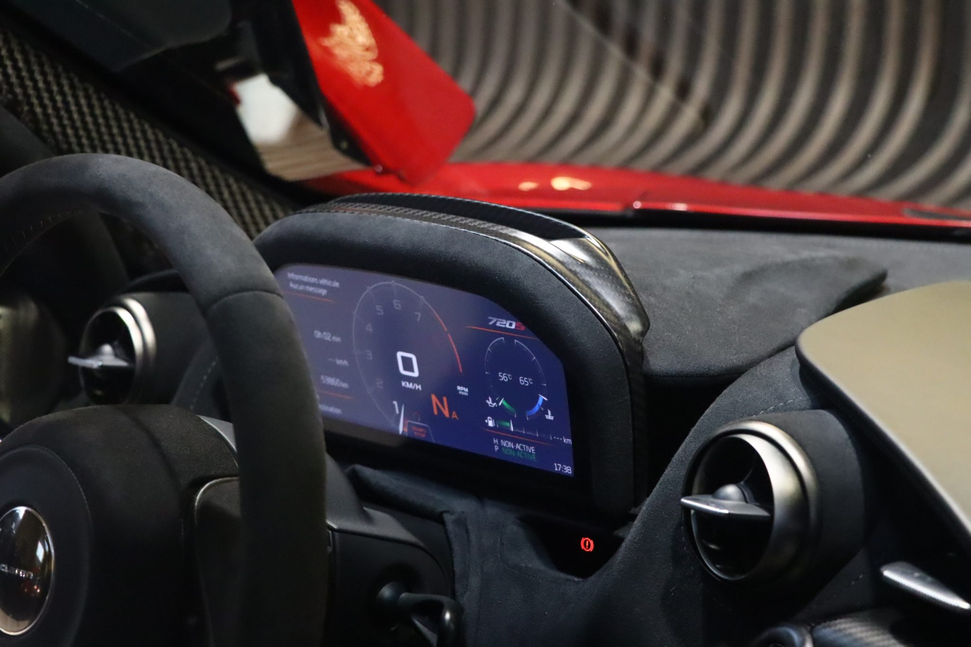 McLaren 720S Performance Coupé Launch Edition – Memphis Red – Photo 26