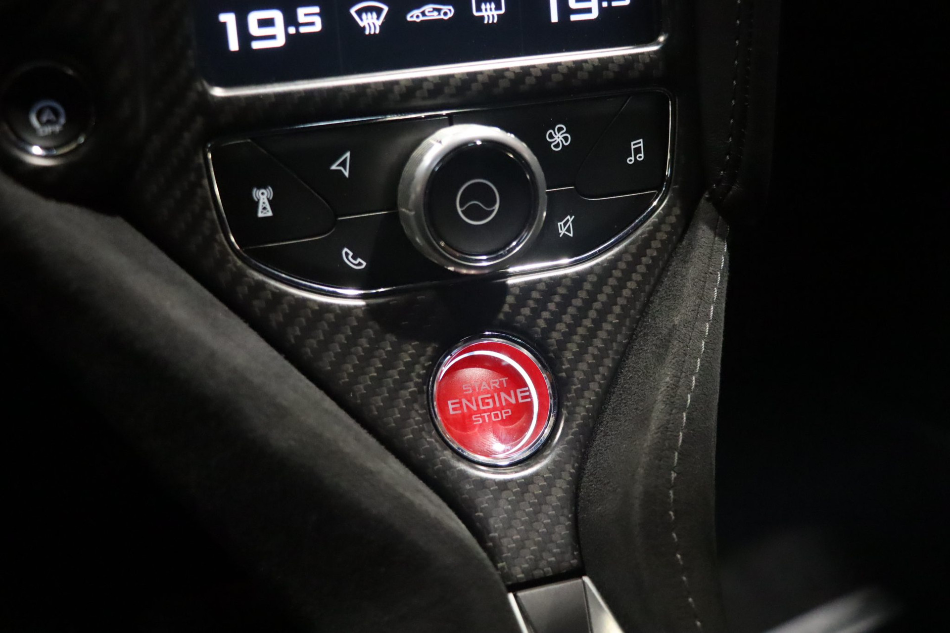 McLaren 720S Performance Coupé Launch Edition – Memphis Red – Photo 28