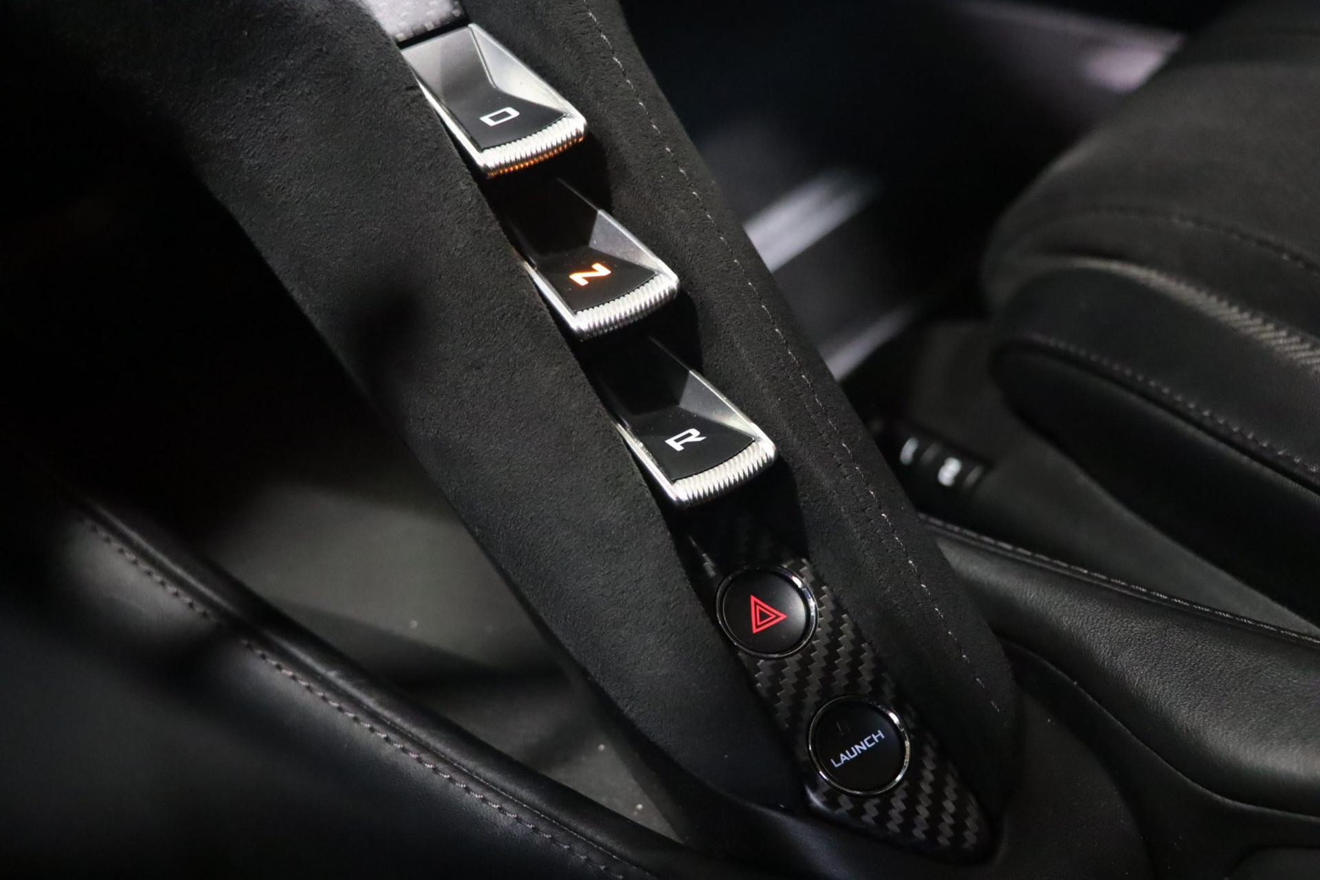 McLaren 720S Performance Coupé Launch Edition – Memphis Red – Photo 29