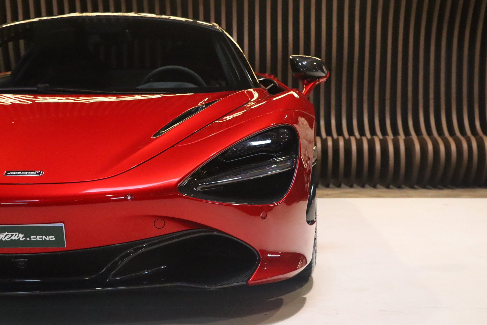 McLaren 720S Performance Coupé Launch Edition – Memphis Red – Photo 32