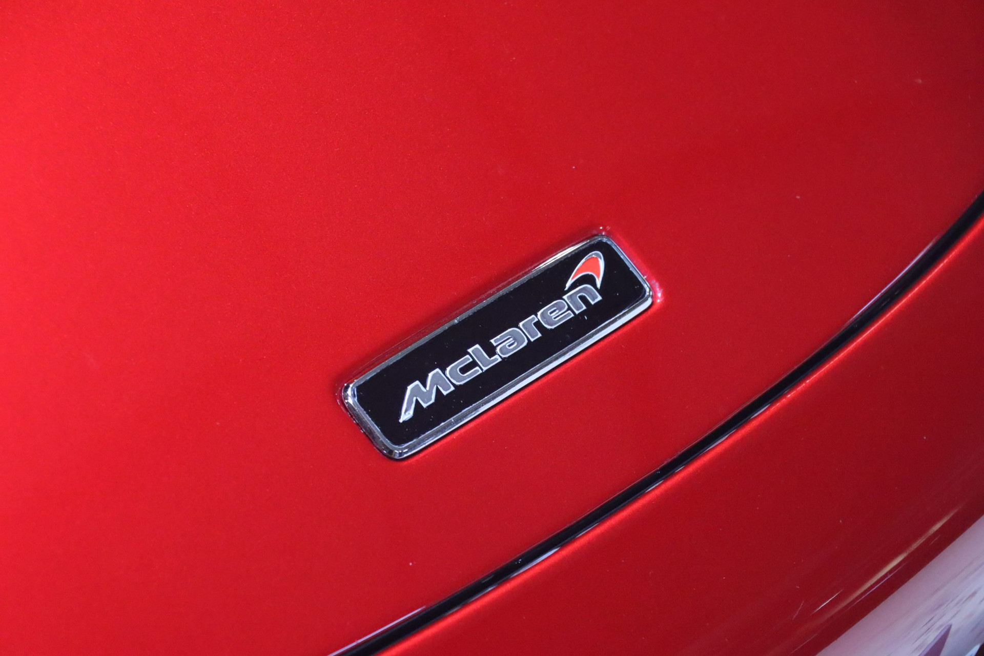 McLaren 720S Performance Coupé Launch Edition – Memphis Red – Photo 35