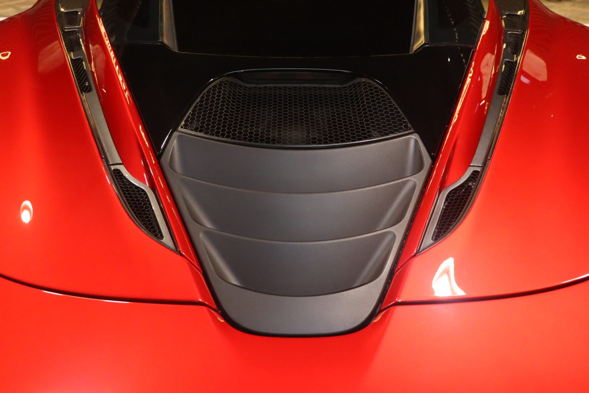 McLaren 720S Performance Coupé Launch Edition – Memphis Red – Photo 45
