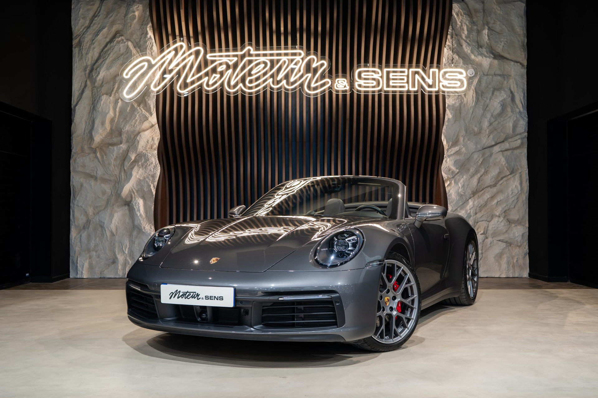 Porsche 911 Type 992 Carrera 4S Cabriolet – 22 900 km, Gris Quartz – Photo 1