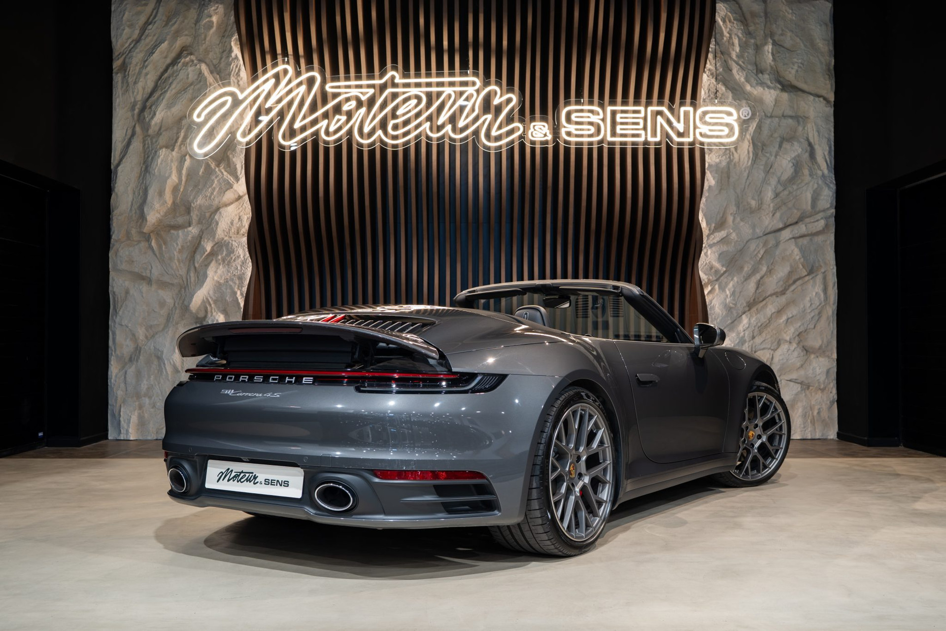 Porsche 911 Type 992 Carrera 4S Cabriolet – 22 900 km, Gris Quartz – Photo 2