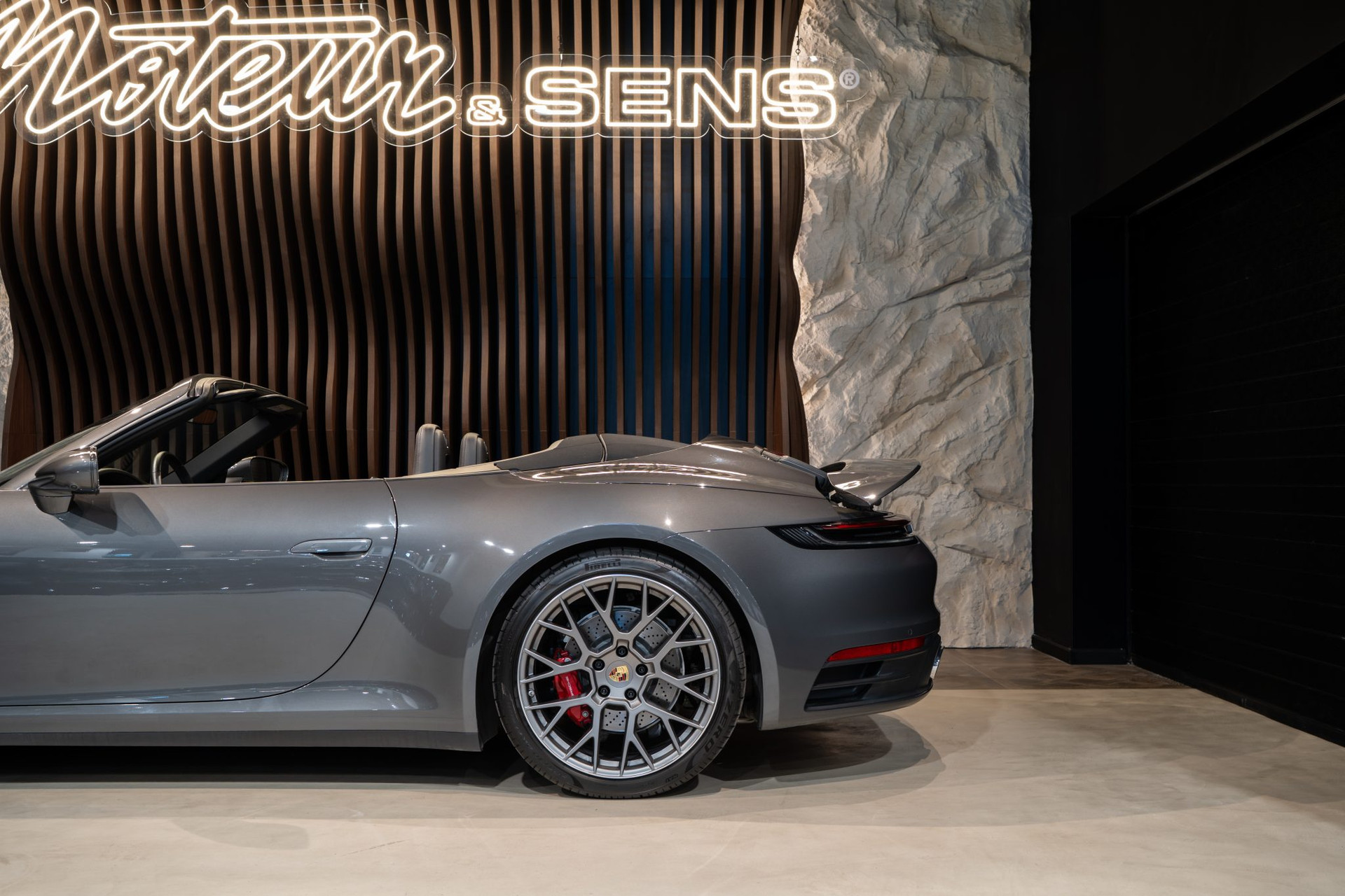 Porsche 911 Type 992 Carrera 4S Cabriolet – 22 900 km, Gris Quartz – Photo 39