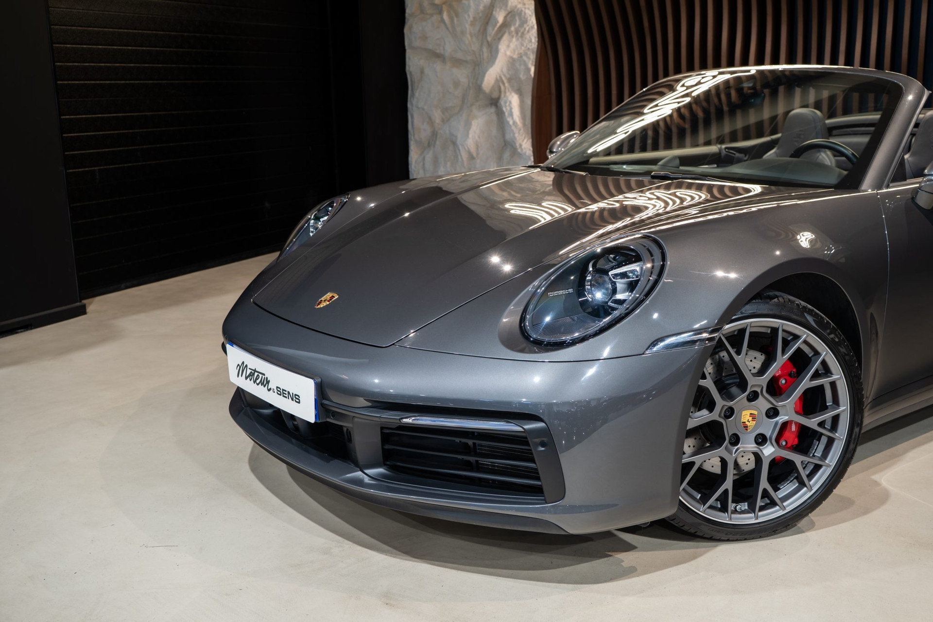 Porsche 911 Type 992 Carrera 4S Cabriolet – 22 900 km, Gris Quartz – Photo 40