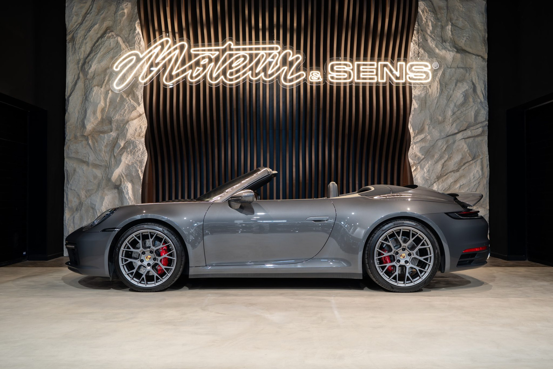 Porsche 911 Type 992 Carrera 4S Cabriolet – 22 900 km, Gris Quartz – Photo 5