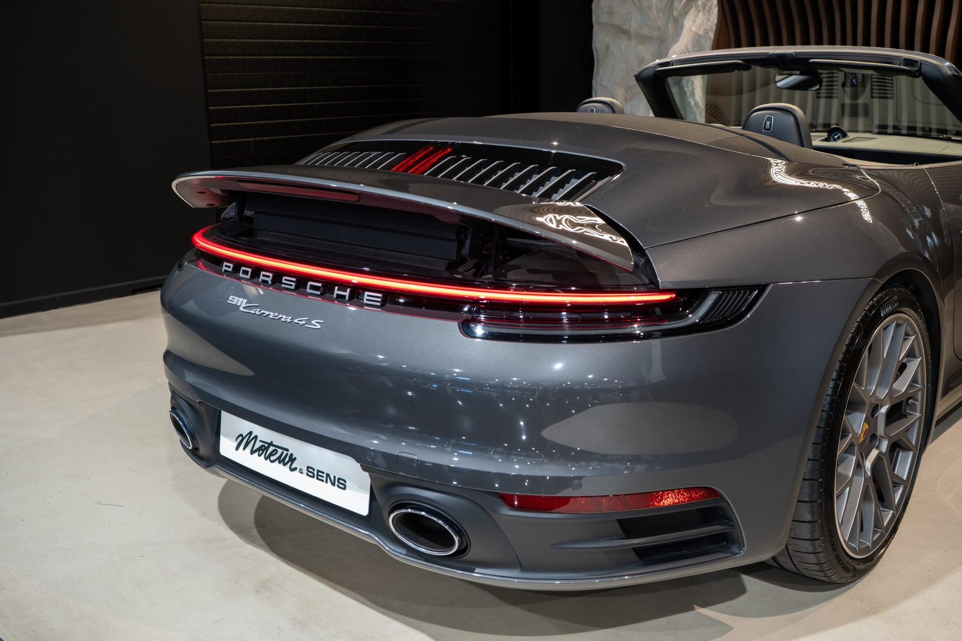 Porsche 911 Type 992 Carrera 4S Cabriolet – 22 900 km, Gris Quartz – Photo 43