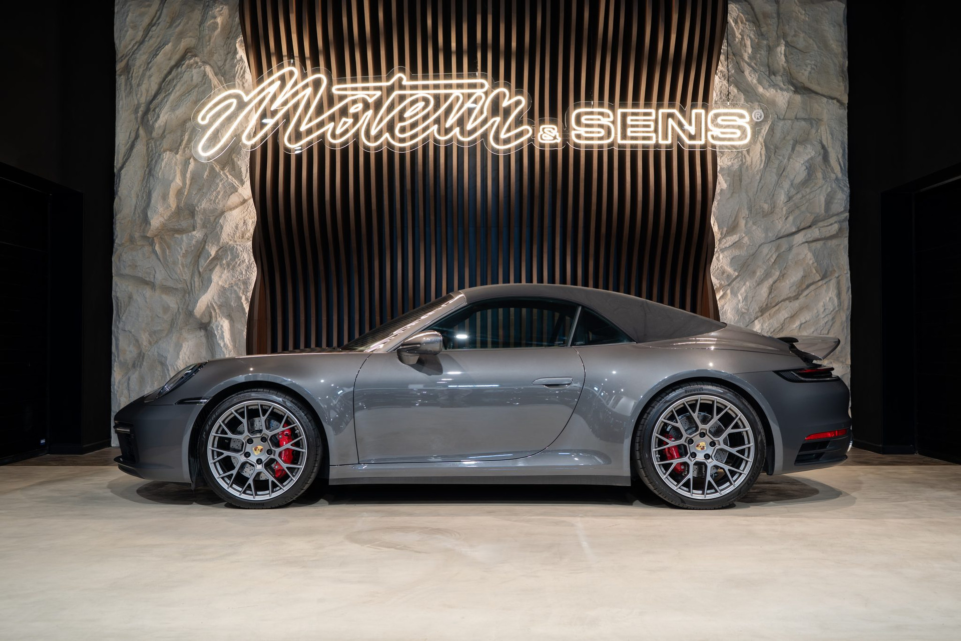 Porsche 911 Type 992 Carrera 4S Cabriolet – 22 900 km, Gris Quartz – Photo 6