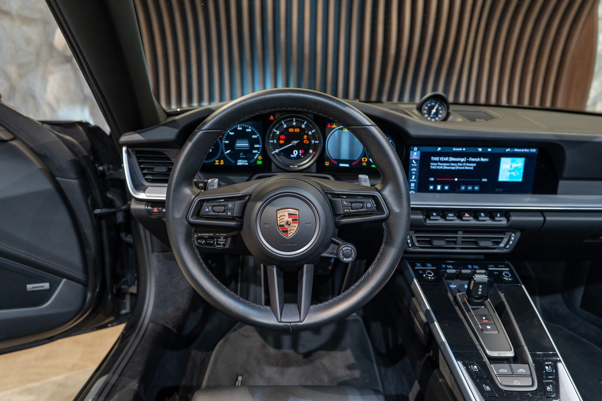 Porsche 911 Type 992 Carrera 4S Cabriolet – 22 900 km, Gris Quartz – Photo 10