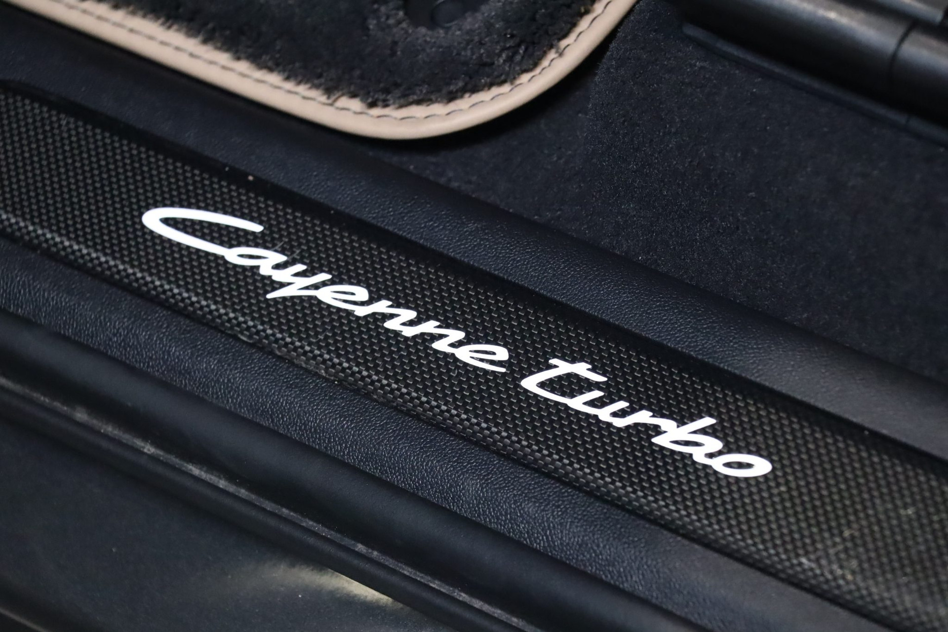 Porsche Cayenne Turbo E-Hybrid 739ch – Première main française – Photo 15