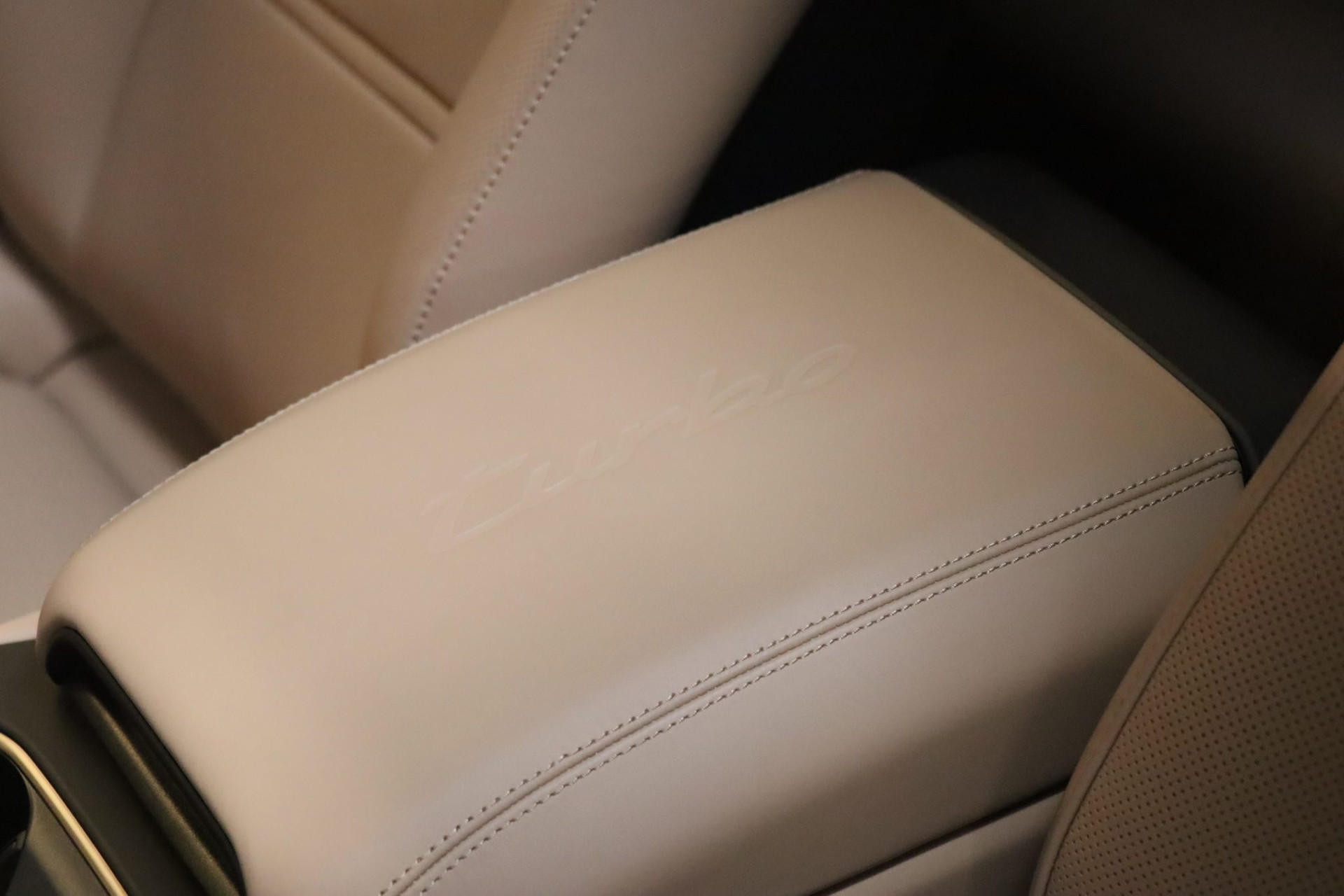 Porsche Cayenne Turbo E-Hybrid 739ch – Première main française – Photo 34