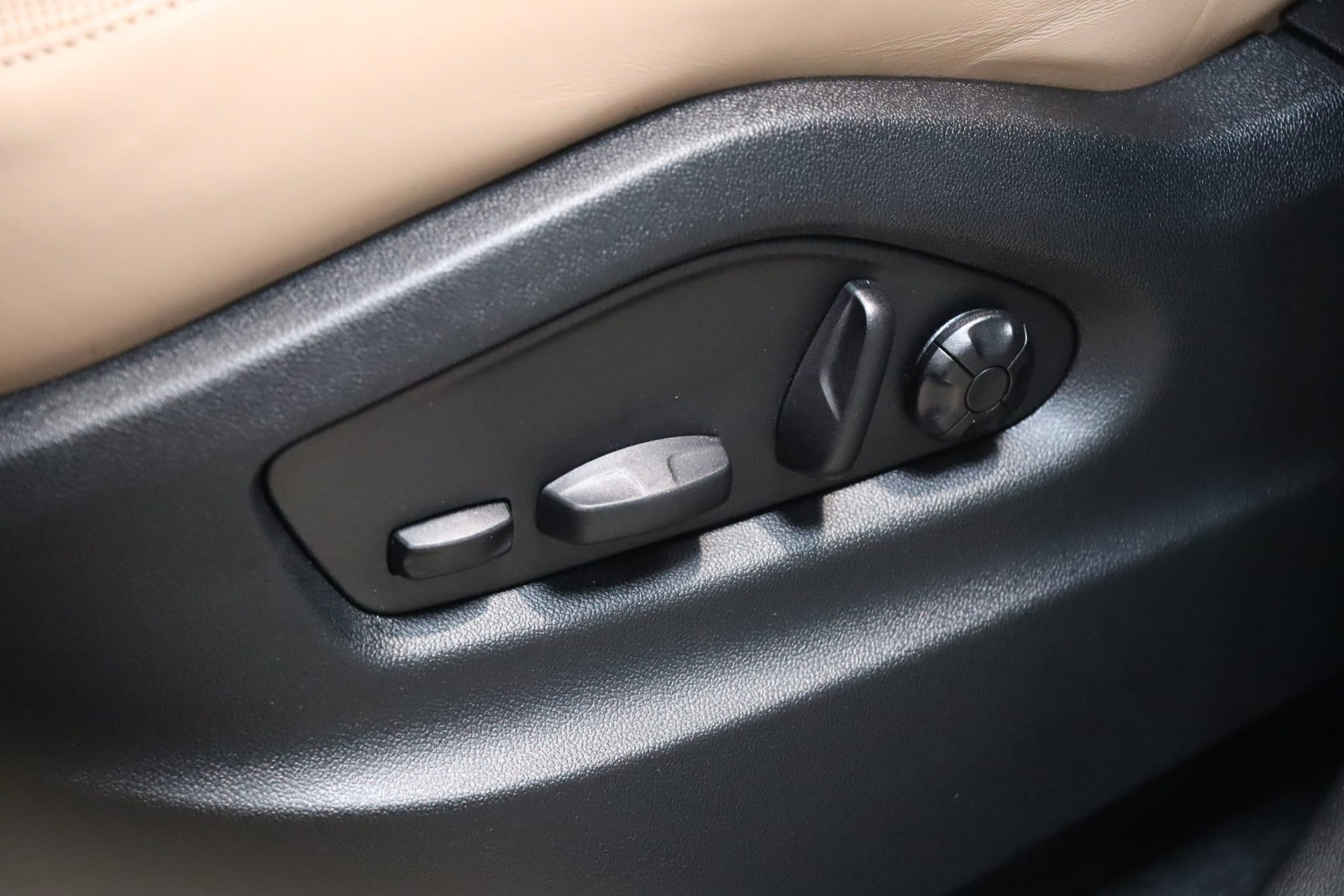 Porsche Cayenne Turbo E-Hybrid 739ch – Première main française – Photo 41