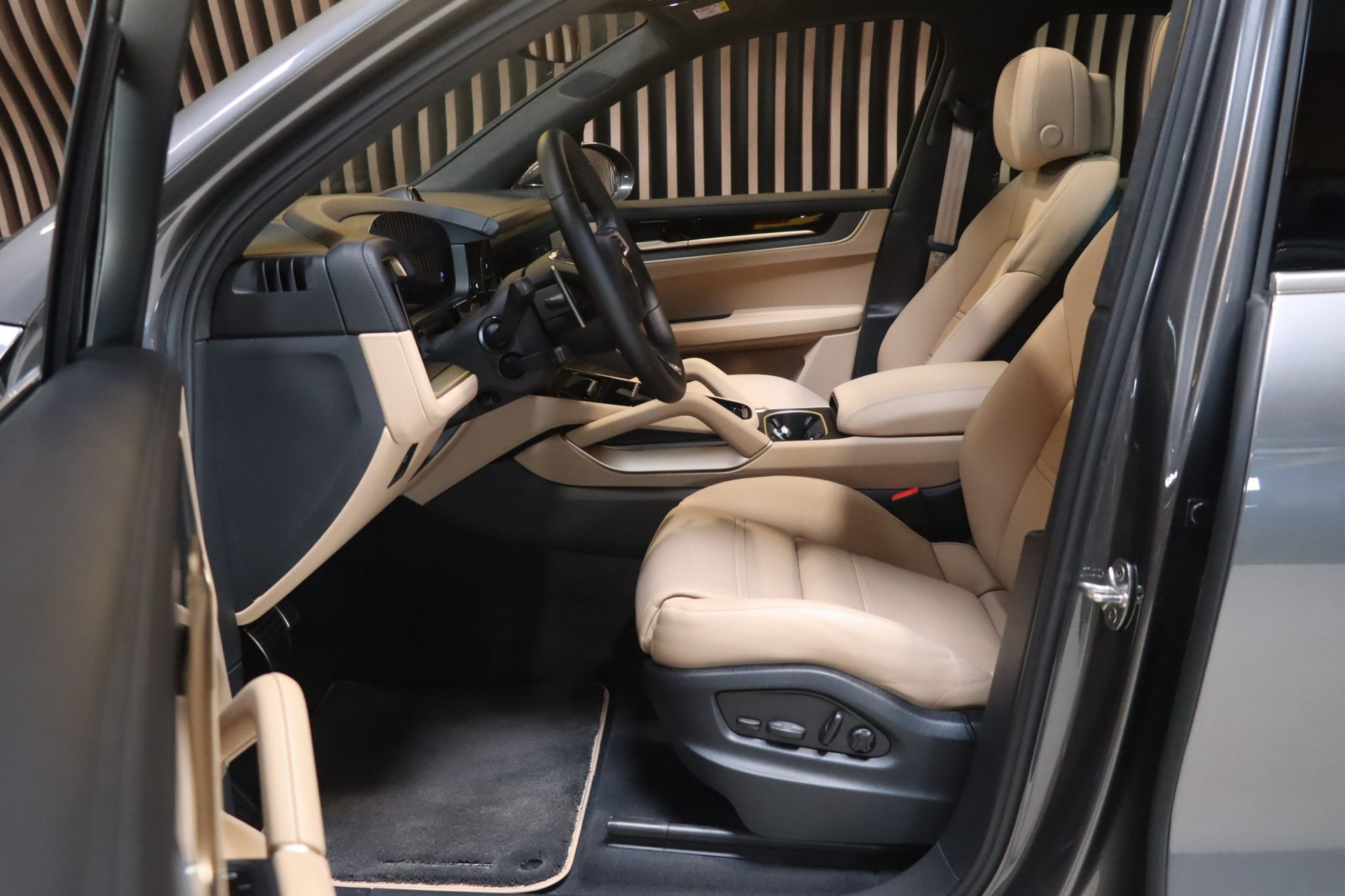 Porsche Cayenne Turbo E-Hybrid 739ch – Première main française – Photo 7