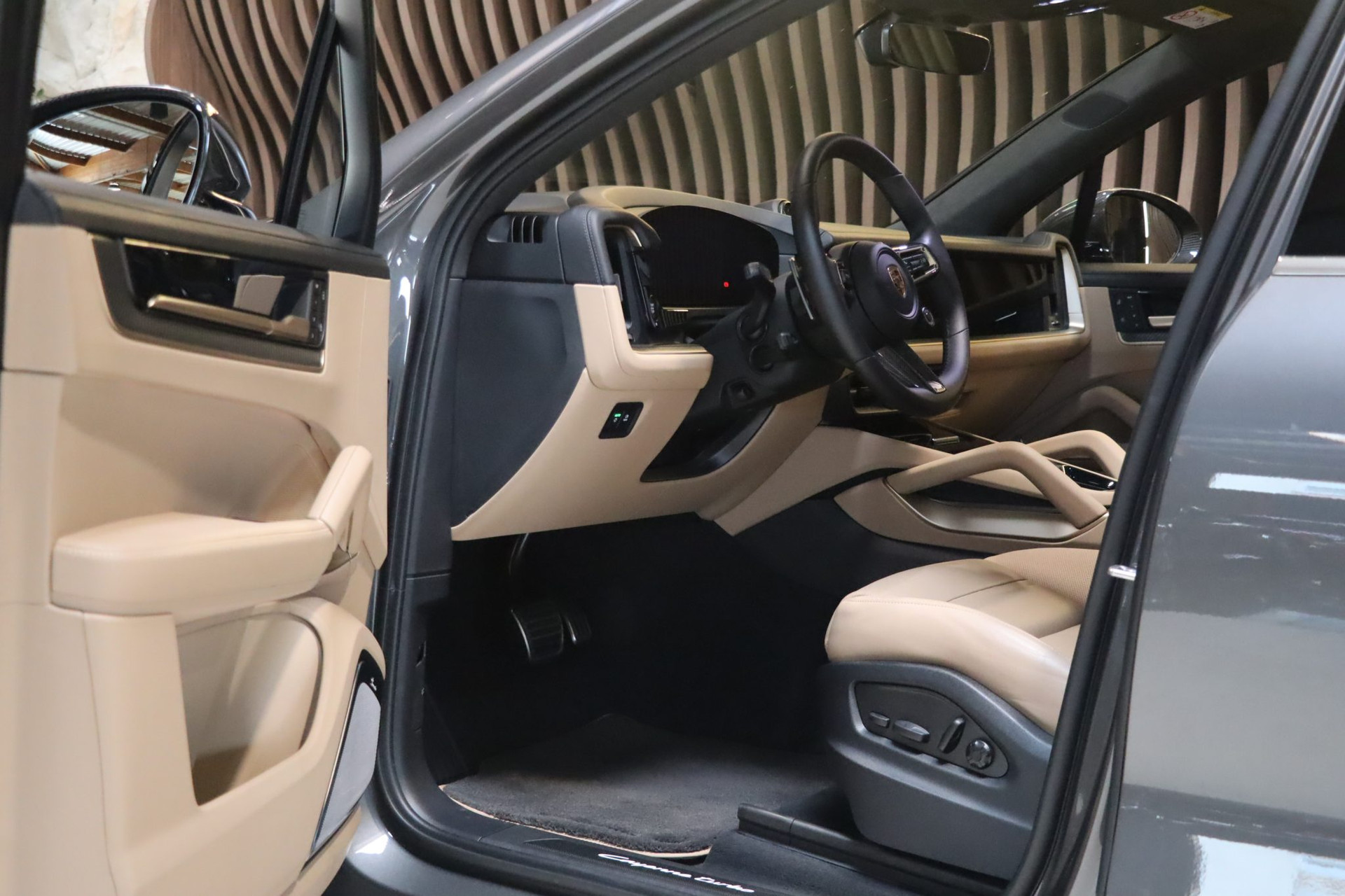 Porsche Cayenne Turbo E-Hybrid 739ch – Première main française – Photo 8
