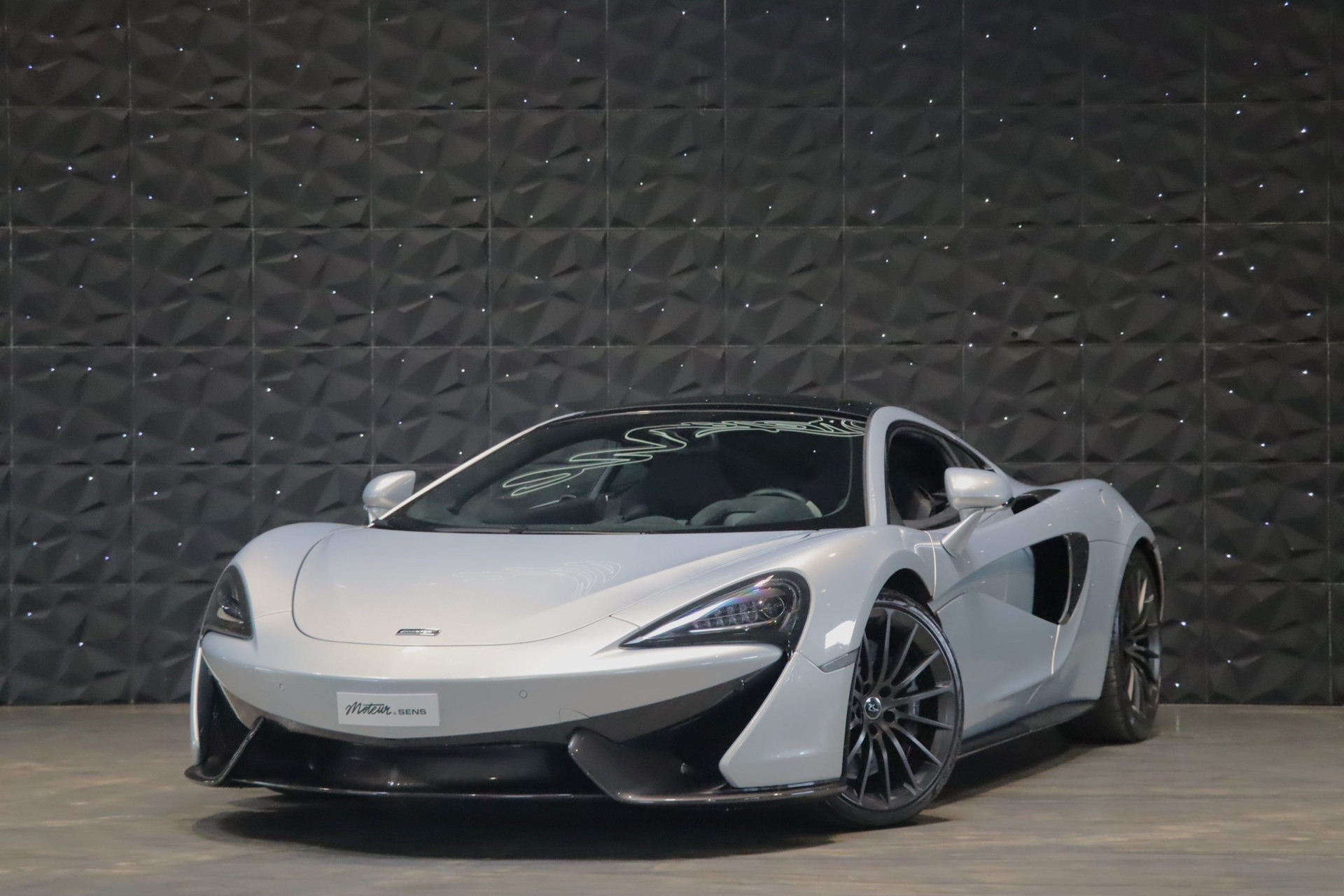 McLaren 570 GT – Ice Silver – 29 200 km – Origine française – Photo 2