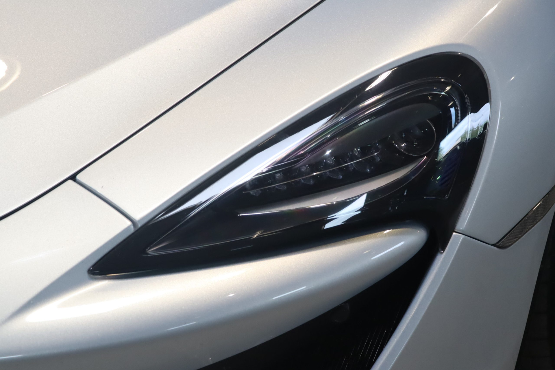 McLaren 570 GT – Ice Silver – 29 200 km – Origine française – Photo 37
