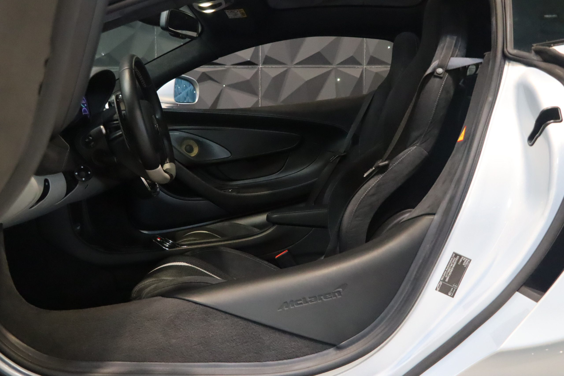 McLaren 570 GT – Ice Silver – 29 200 km – Origine française – Photo 7