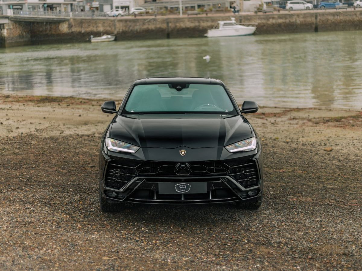 Lamborghini Urus 4.0 V8 biturbo 650 ch, noir métallisé, 84 000 km – Photo 2
