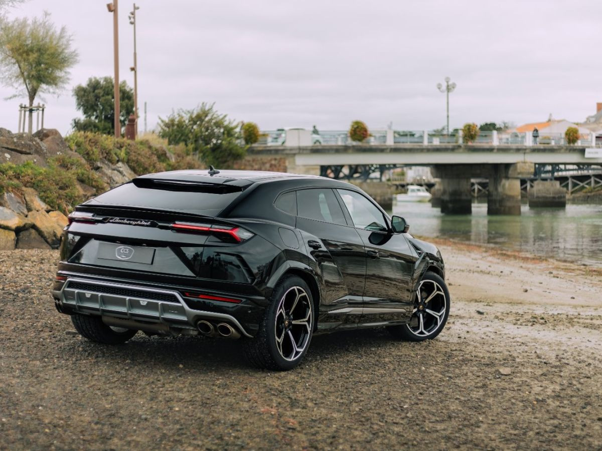 Lamborghini Urus 4.0 V8 biturbo 650 ch, noir métallisé, 84 000 km – Photo 4