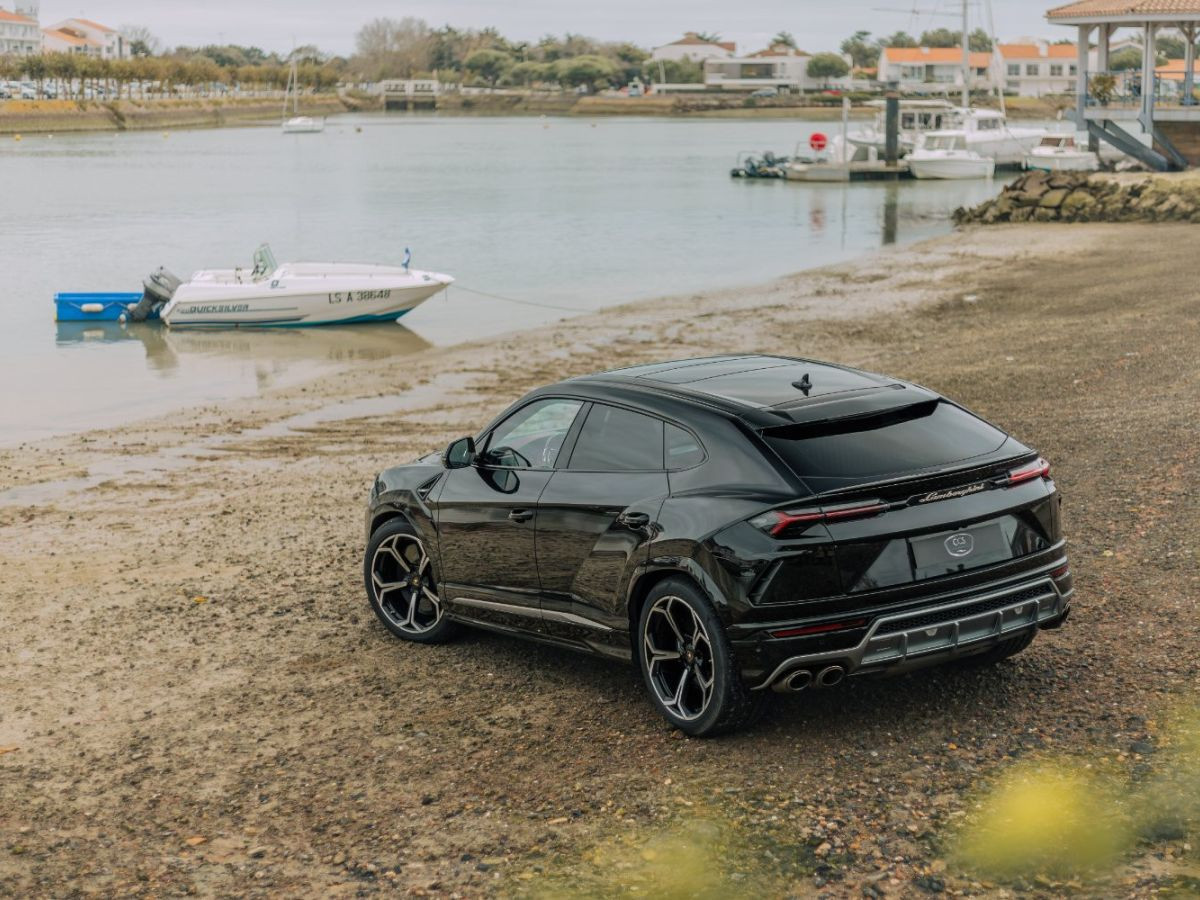 Lamborghini Urus 4.0 V8 biturbo 650 ch, noir métallisé, 84 000 km – Photo 6