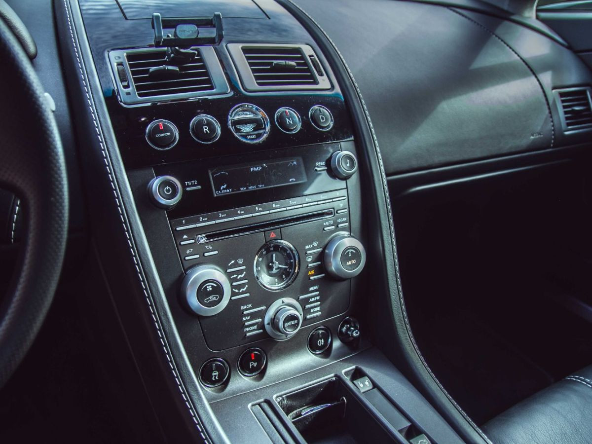 Aston Martin V8 Vantage N420 Sportshift – 426 ch, 42 300 km – Photo 12