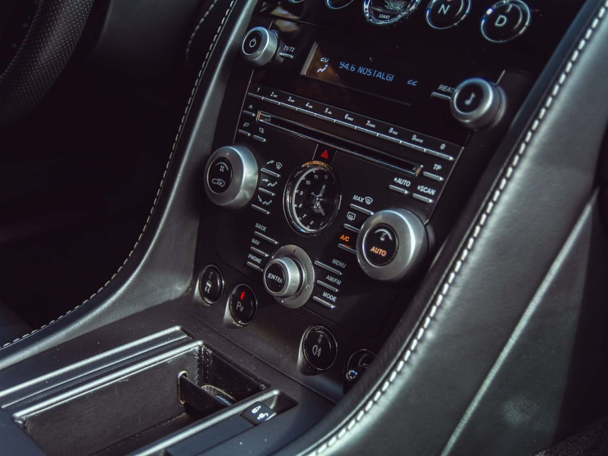 Aston Martin V8 Vantage N420 Sportshift – 426 ch, 42 300 km – Photo 14