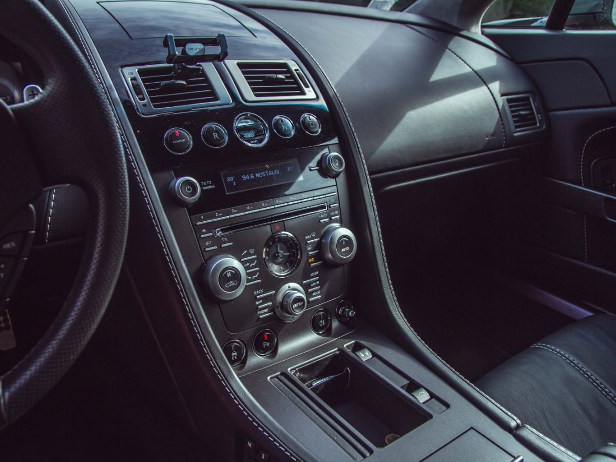 Aston Martin V8 Vantage N420 Sportshift – 426 ch, 42 300 km – Photo 10