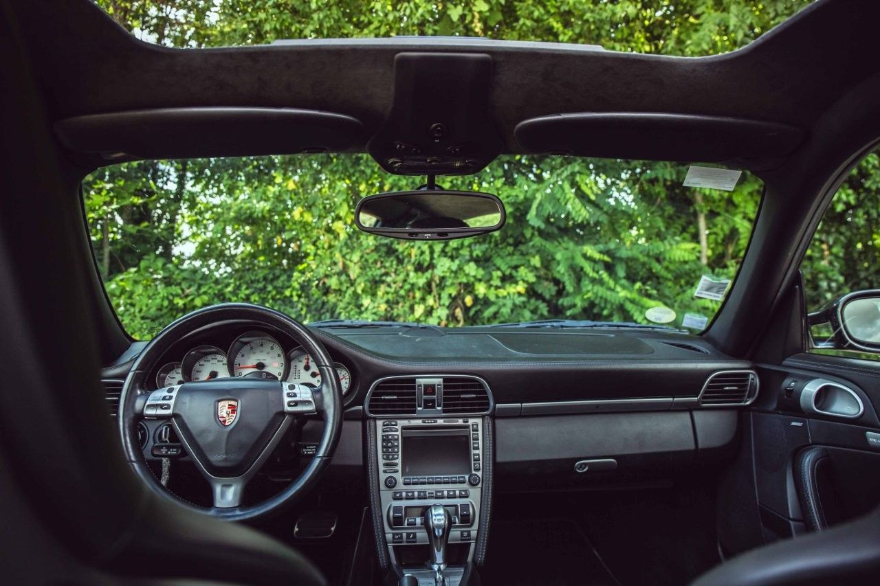Porsche 911 type 997 Carrera S — 355 ch — Gris métallisé – Photo 11