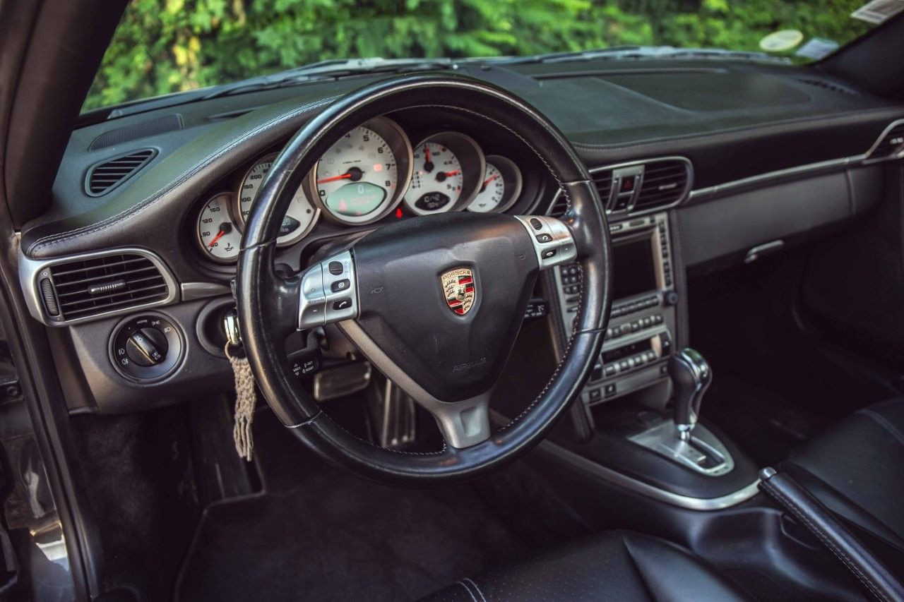 Porsche 911 type 997 Carrera S — 355 ch — Gris métallisé – Photo 13