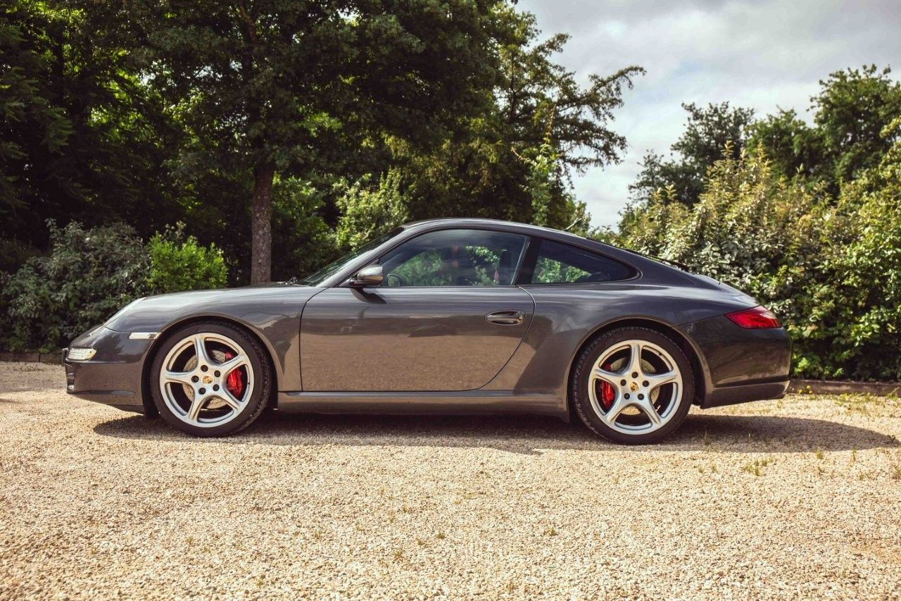 Porsche 911 type 997 Carrera S — 355 ch — Gris métallisé – Photo 6