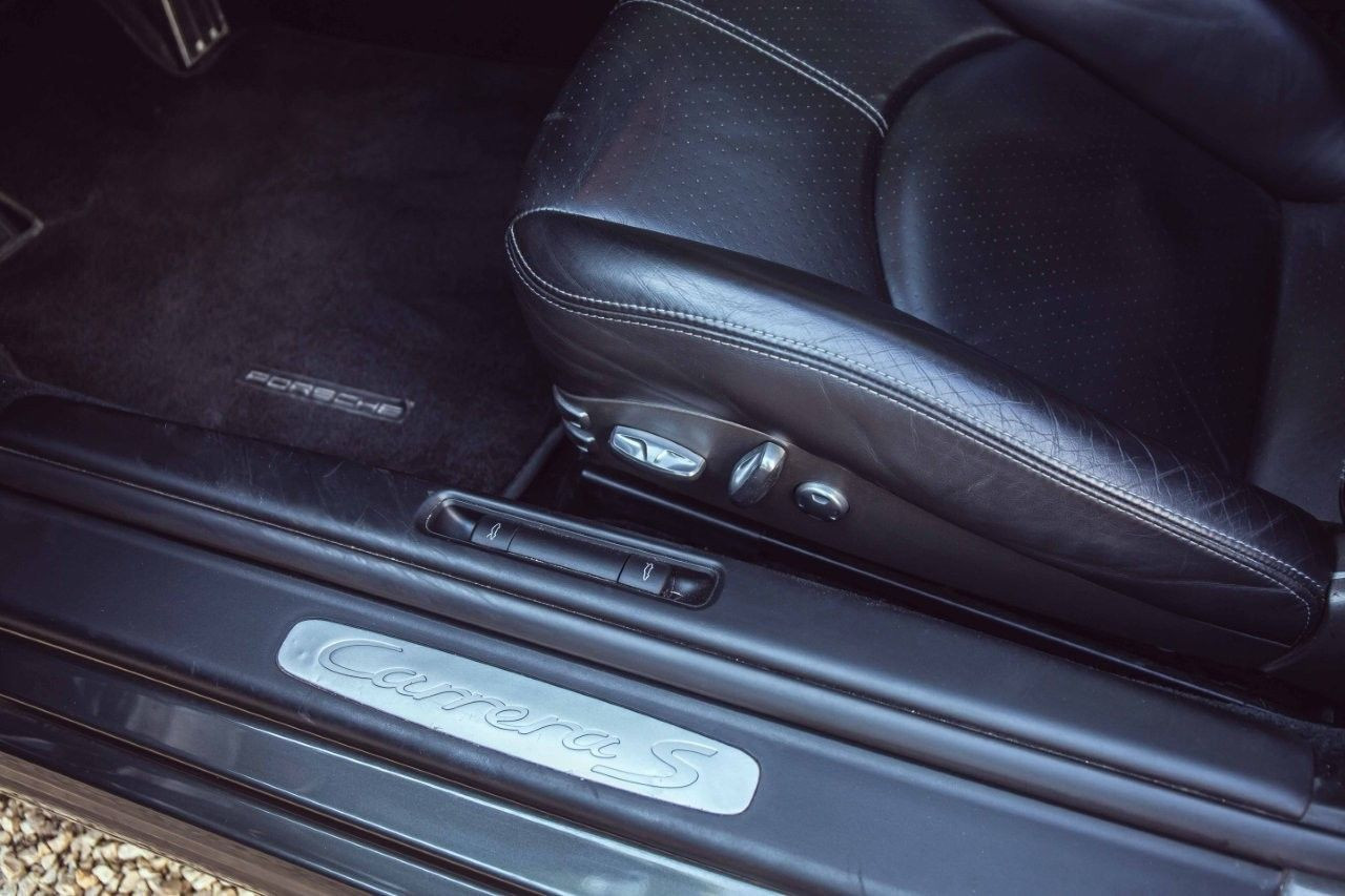 Porsche 911 type 997 Carrera S — 355 ch — Gris métallisé – Photo 9