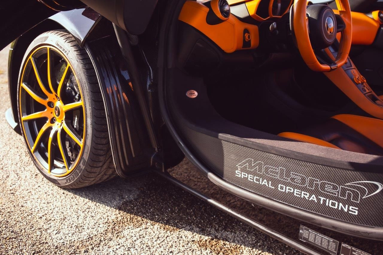 McLaren 650S Spider MSO — 650 ch, carbone et Agrigan Black – Photo 12